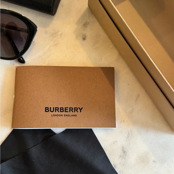 Burberry Black Sunglasses - Picture 7 of 10